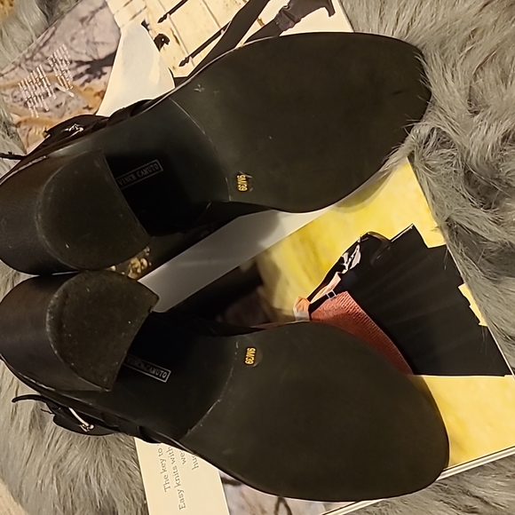 VINCE CAMUTO BLACK LEATHER STRAPPY ANKLE BOOTS sz 9 - Picture 7 of 9